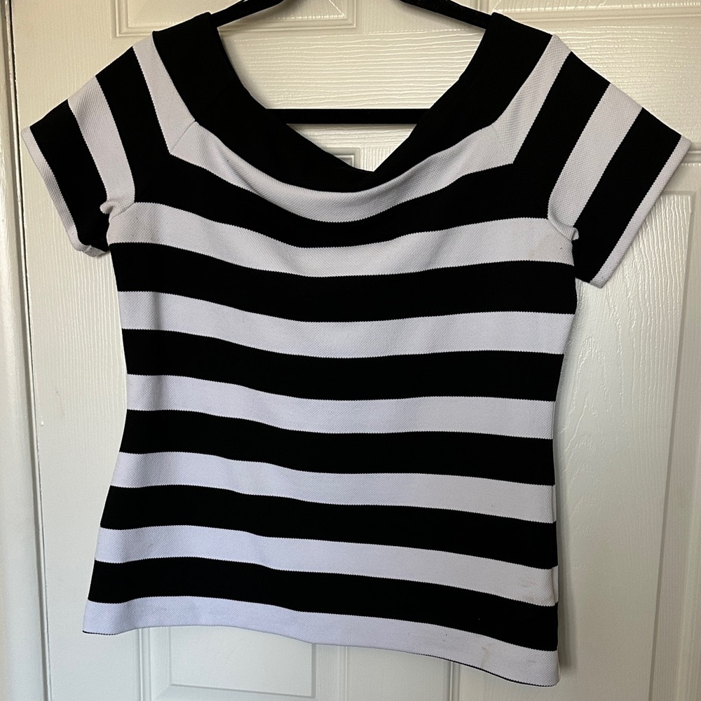 Ann Taylor Black and White Striped Short Sleeve Top